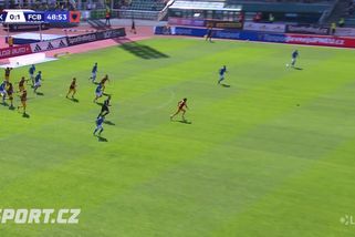 Komise si posvítila na neodpískanou penaltu na Dukle - Sport.cz